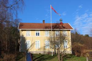 Hesnes Skole Montessoriskolen i Grimstad Sti logo